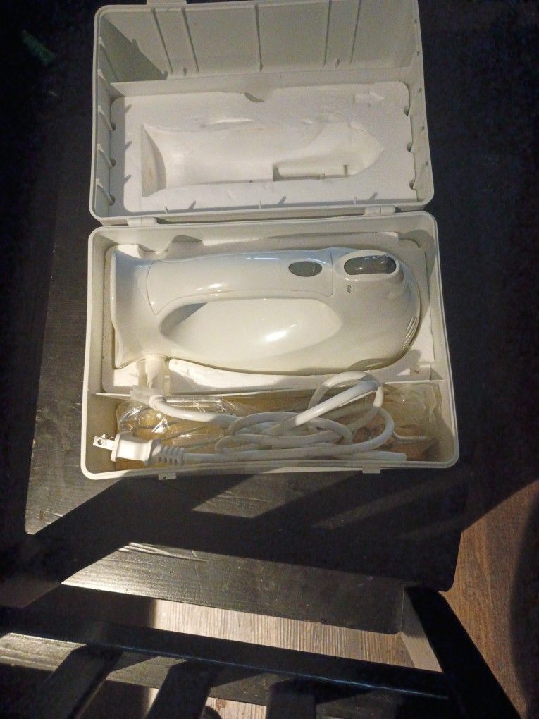 Hand Mixer