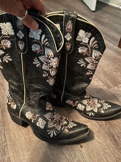 Ladies Boots. ‘Old Gringo Yippee Kay Yay’.  VERY EXPENSIVE Boots.  Please Google Them. Size 10 B