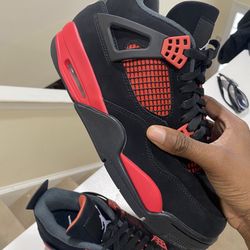 Air Jordan 4 Thunders