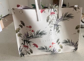 Like New! Ted Baker London the Icon Tote Bag