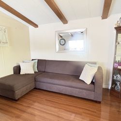 Sectional  And Sofá