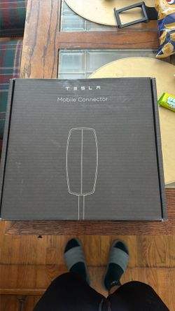 Tesla mobile connector