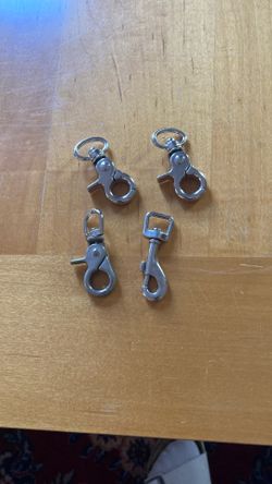 4 Silver Key Rings