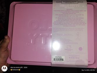 Hello Kitty Quarter Sheet Baking Pan 