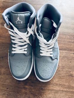 Size 8.5 Jordan 1 Retro Mid Cool Grey - 554724-014