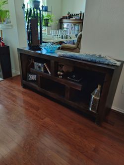 Entertainment center