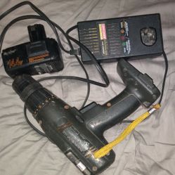 Craftsman 14.4 Volt Cordless Drill Screwdriver Charger Bad Nickel Cadmium Battery