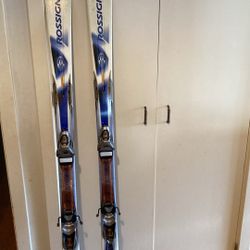 Rossingnol Snow Skis