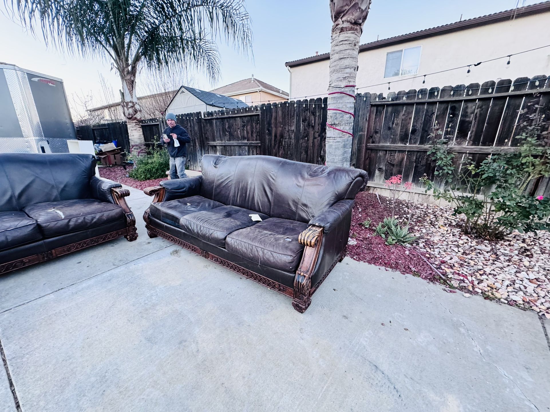 Free Used Leather Sofas