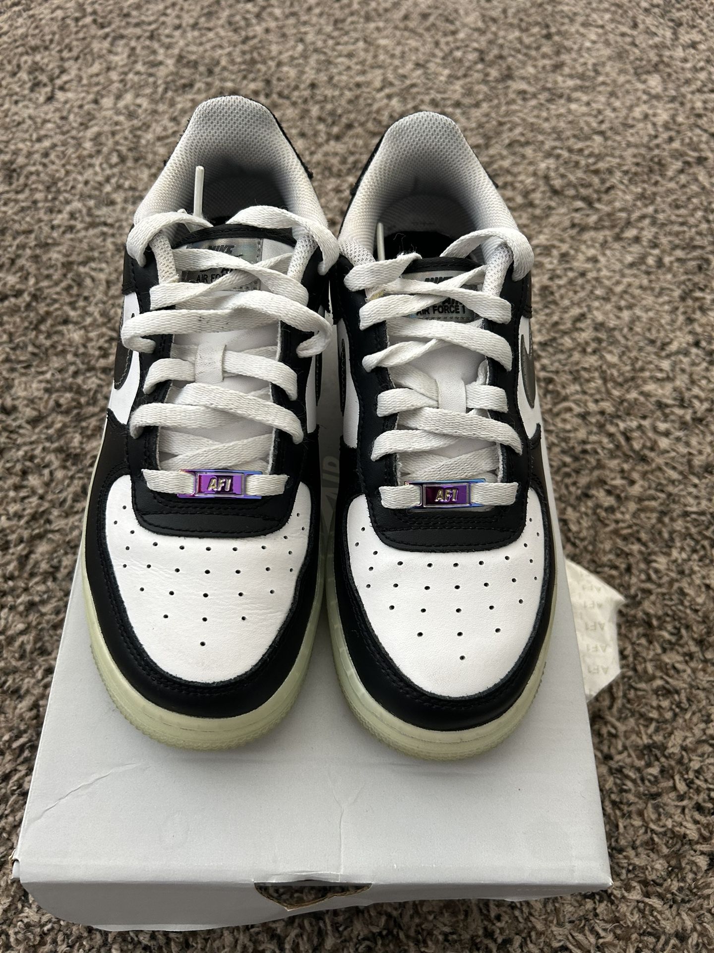 Nike Air Force 1 (Size 5.5y)