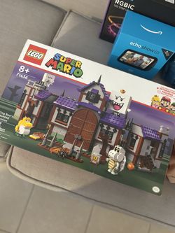 King Boo’s Haunted Mansion Lego Set