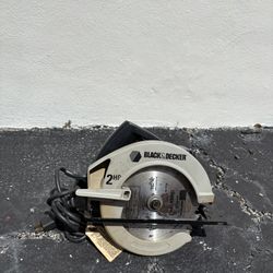 Black & Decker 7-1/4” Circular Saw Power Tool – Tested & Working