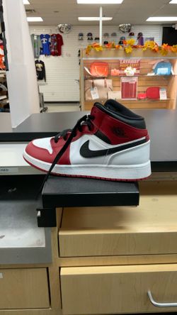 Jordan 1 Mid Chicago