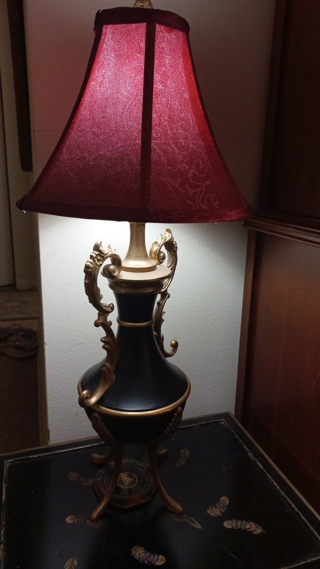 Antique Lamp With Table