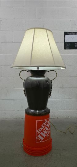 Vintage Frederick Cooper Hammered Metal Urn Table Lamp – Chicago – Hollywood Regency