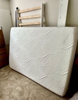 Like New Full Mattress