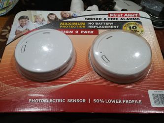 2 Slim First Alert Smoke & Fire Detector 10 YR Lithium Cell Alarm Pk Loud NIP