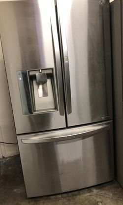 LG French Door Stainless Steel Refrigerator With Water and Ice Maker
