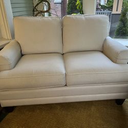 Bassett Loveseat
