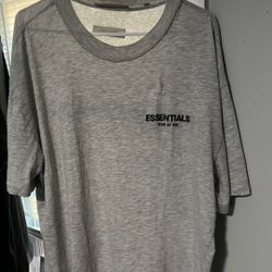Oatmeal And Dark Essentials T-shirts Sz Large