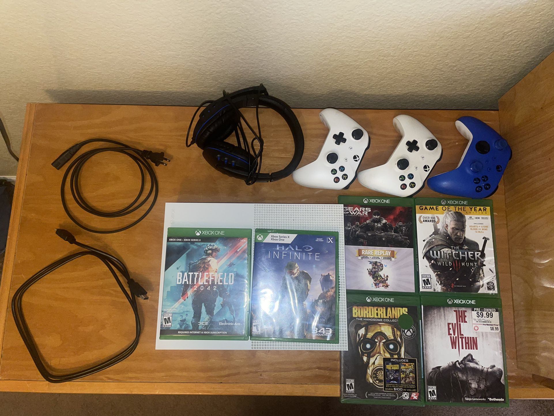 Xbox One S, 3 Controllers, Headset, Plus 6 Games!!!