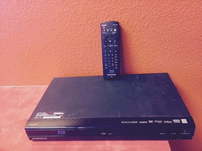 Magnavox Blu-Ray DVD Player w Remote