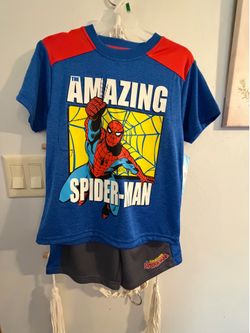 Boys Spider-Man outfit shirt and shorts