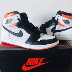 Air Jordan 1 Retro High OG (Mens 10)