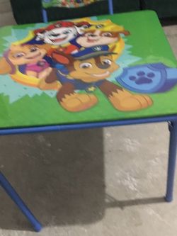 Una Mesita Y Una Sita De Bebe Muy Buenas Condisiones