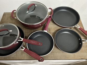 8 piece Pioneer Woman pot and pan set. Excellent condition 