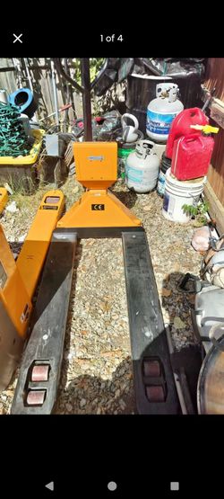 Palletjack with scale 5500 capacity $999