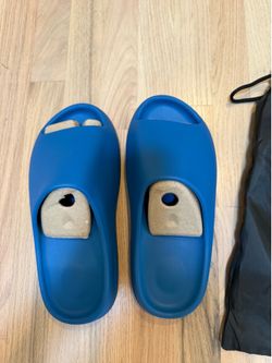 Yeezy Slide Blue - Size 10