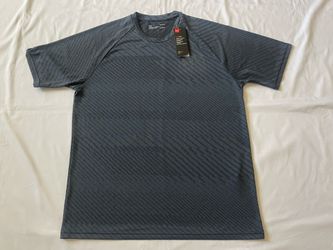 New Under Armour Heat Gear Mesh Style Tee T-shirt Short Sleeve Tee Crew Neck L