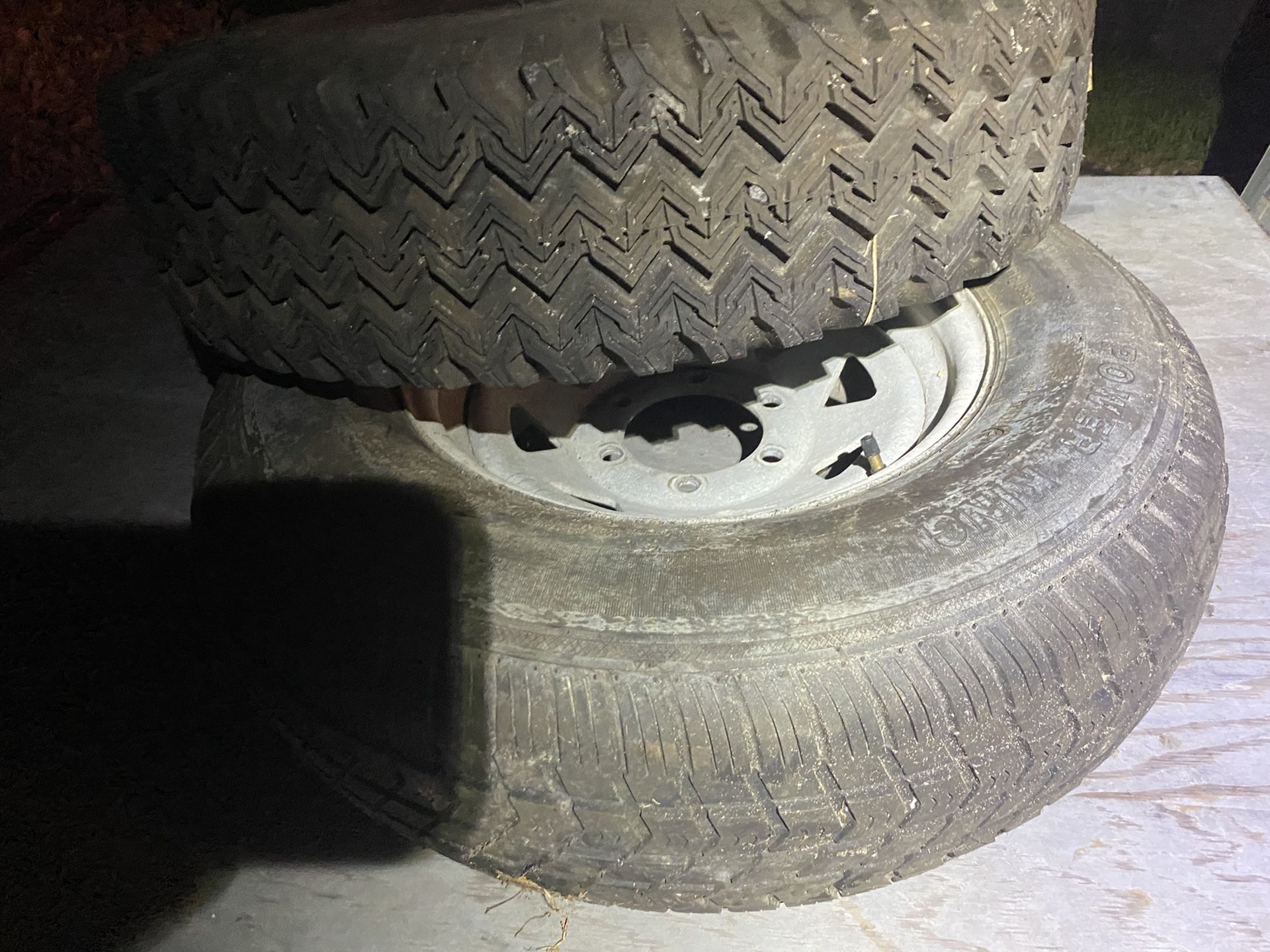 Truck / trailer tires