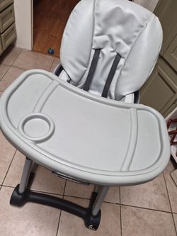 3 in 1 Graco Highchair in excellent condition, with 6 height settings