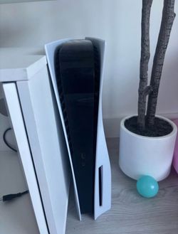PS5 FOR SALE — USED, LIKE NEW