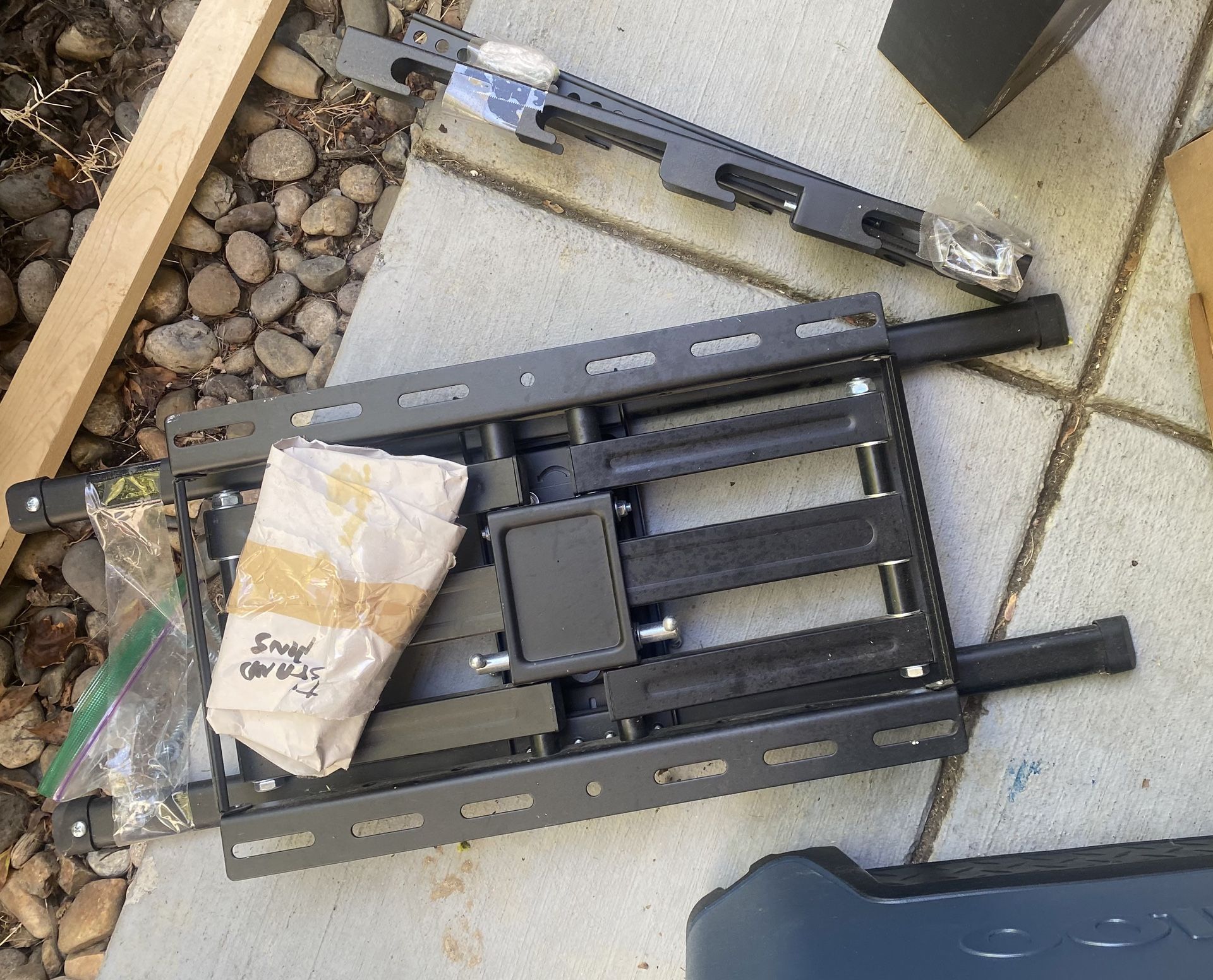 Flatscreen TV Wall Mount