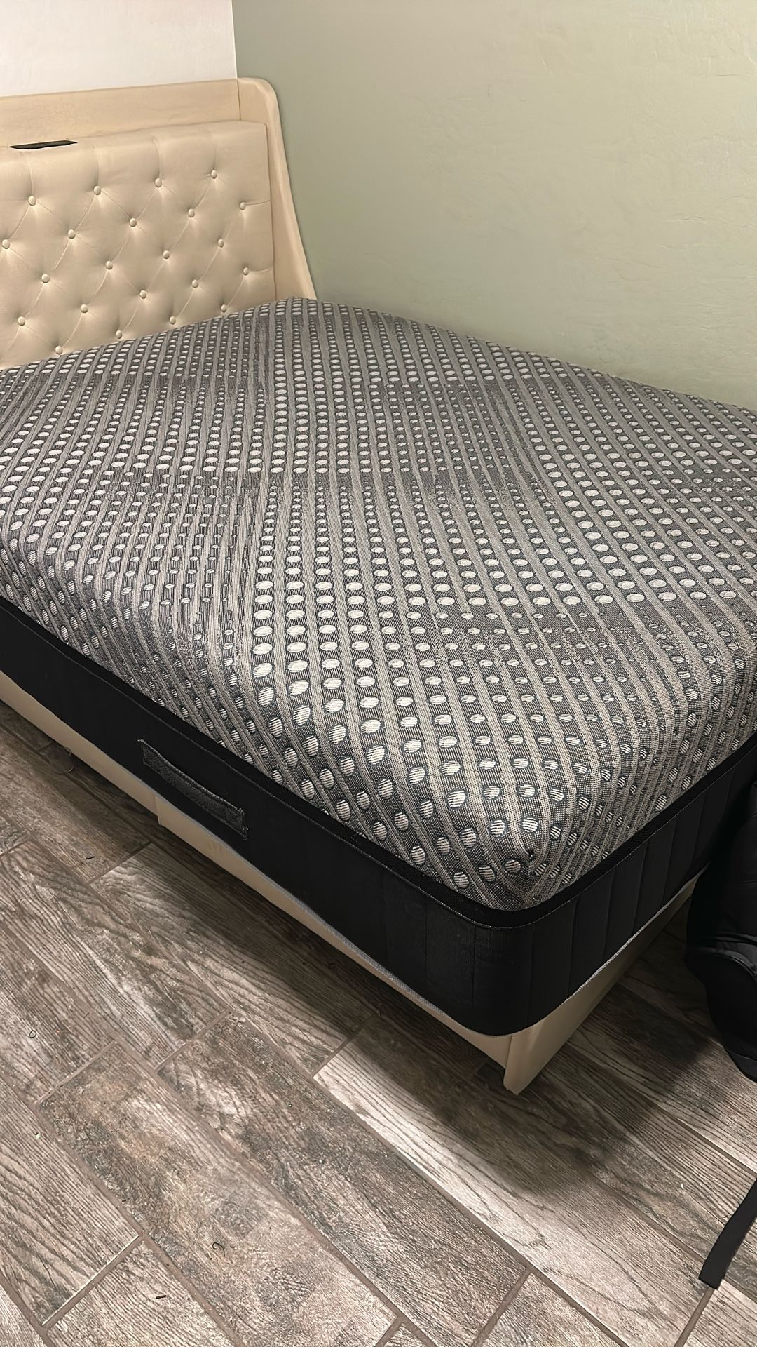 Queen Mattress New