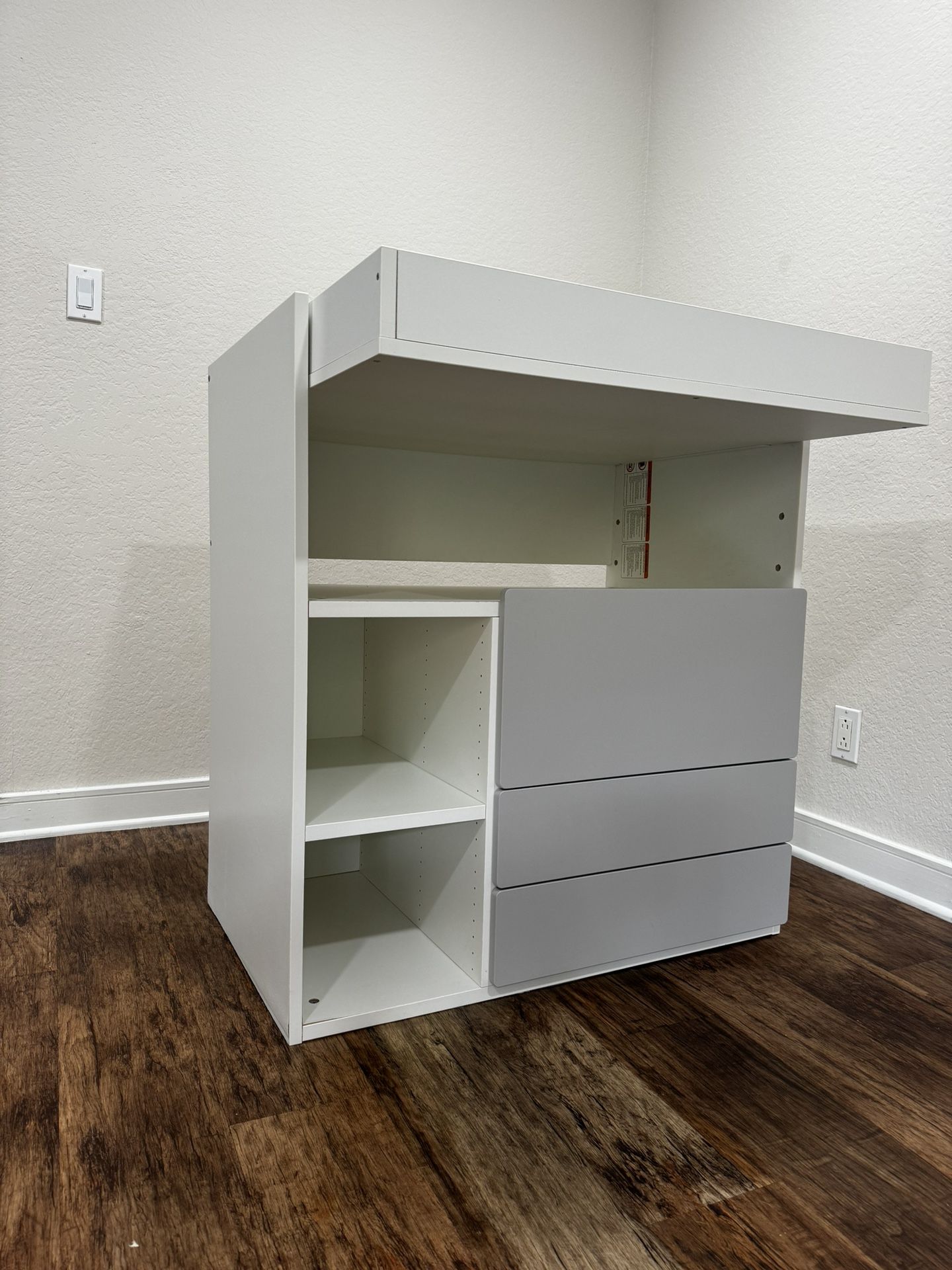 IKEA Changing Table+changing Pad