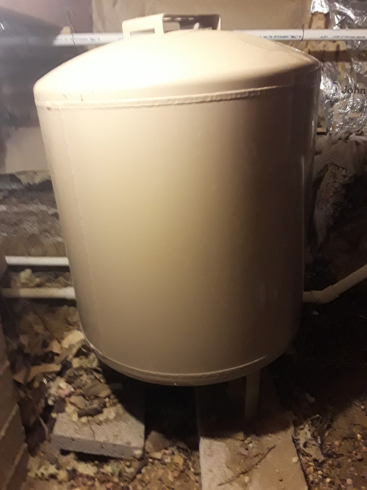 2 Pressurizing water tanks