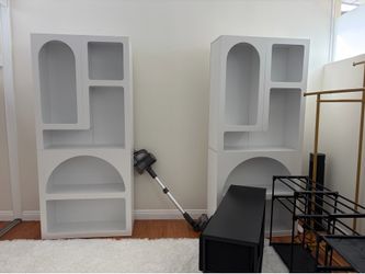 2 White Display Shelves