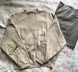 Essentials fear of god silver cloud crewneck (BRAND NEW) size medium