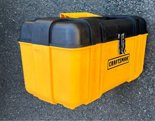 CRAFTMAN TOOL BOX
