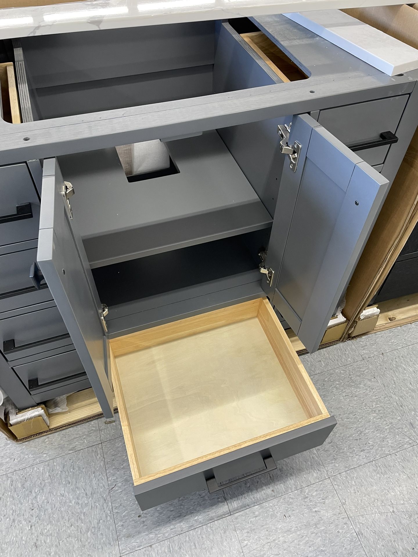 Bathroom vanity cabinet 42” full mango Quartz top with sink And Backsplash