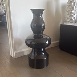 2ft Tall Black Base 