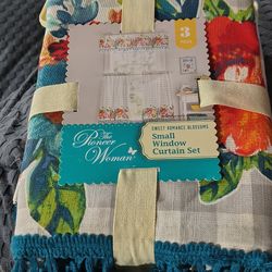 Pioneer Woman Small Window Curtain Set