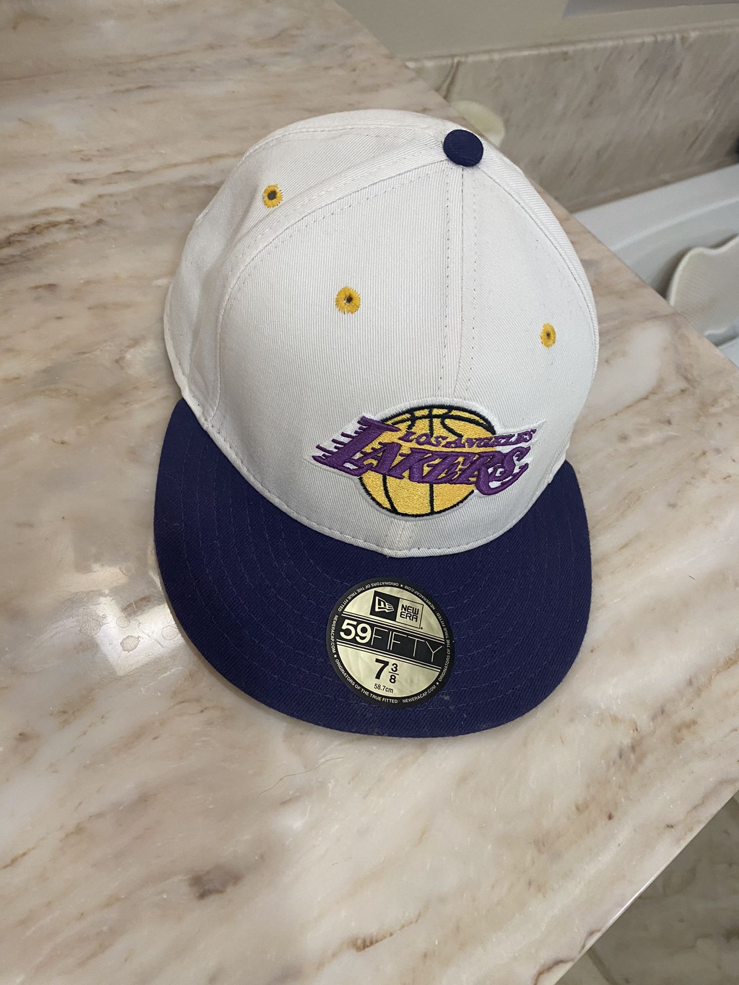 New Era Throwback Lakers Cap 7 3/8