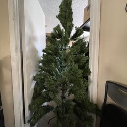6 & 7 Ft Fake Christmas Trees (hinged)