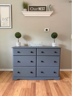 ✨🩶Beautiful solid pine dresser🩶✨