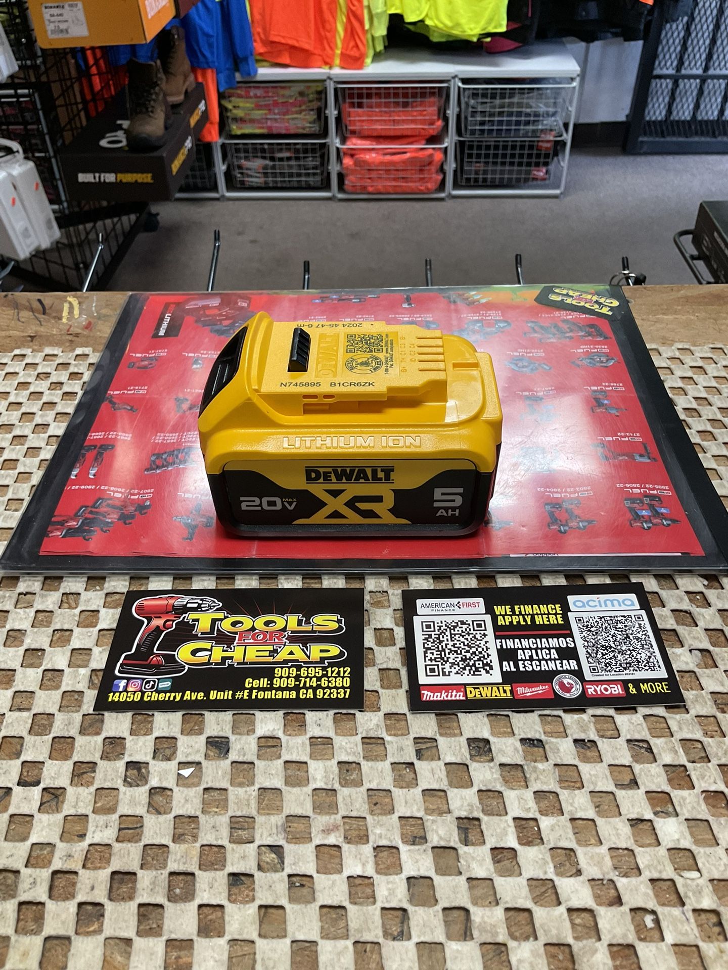 DEWALT 20V MAX Premium Lithium-Ion 5.0Ah Battery